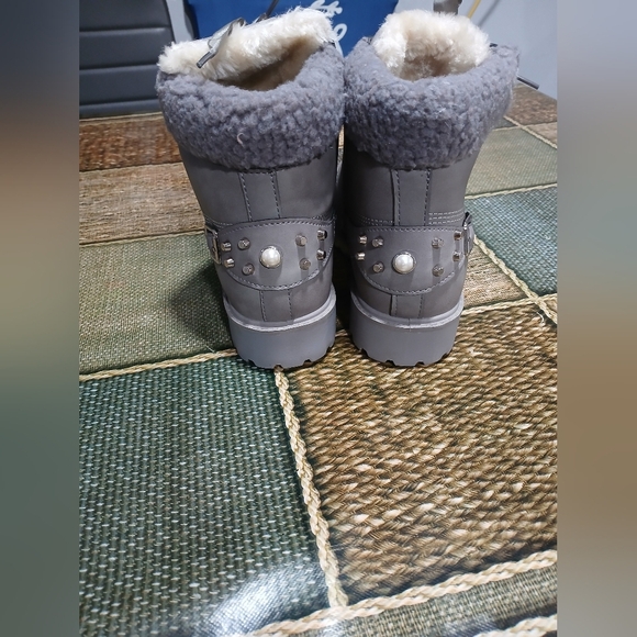 Women's Gray Lace-Up Boots - Picture 5 of 7